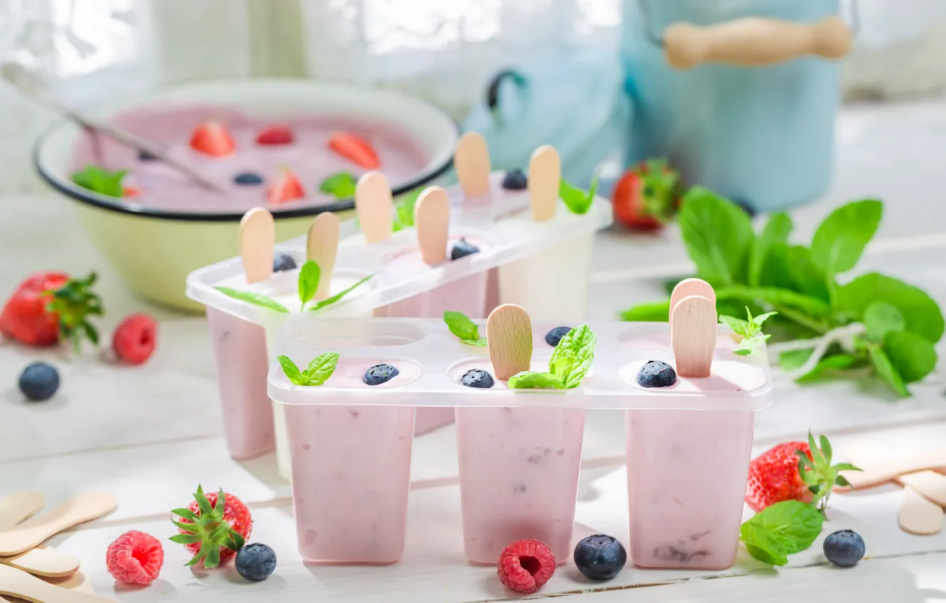 Фото обои ягоды, малина, черника, клубника, мороженое, мята, десерт, сладкое