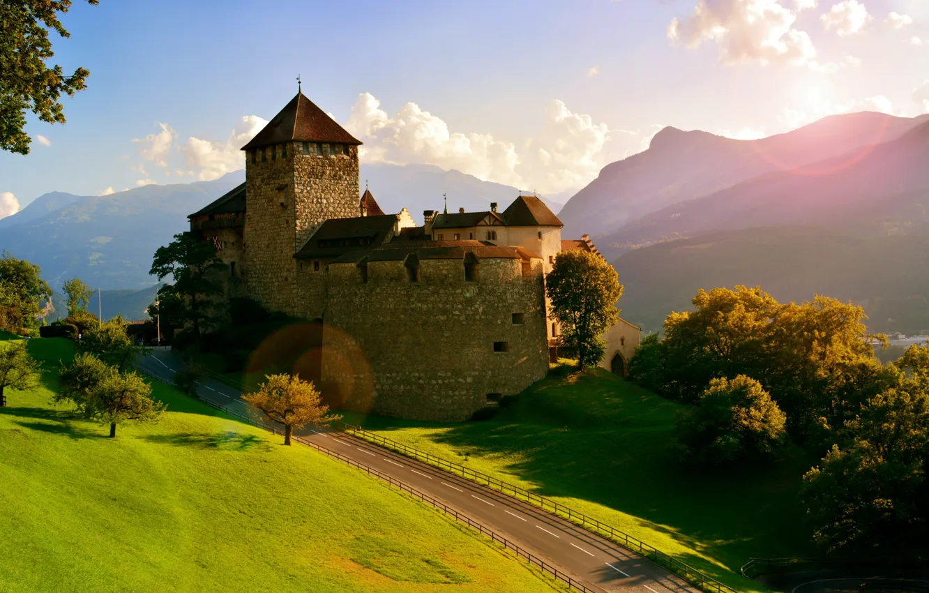 Фото обои дорога, деревья, горы, замок, Альпы, Alps, Liechtenstein, Vaduz