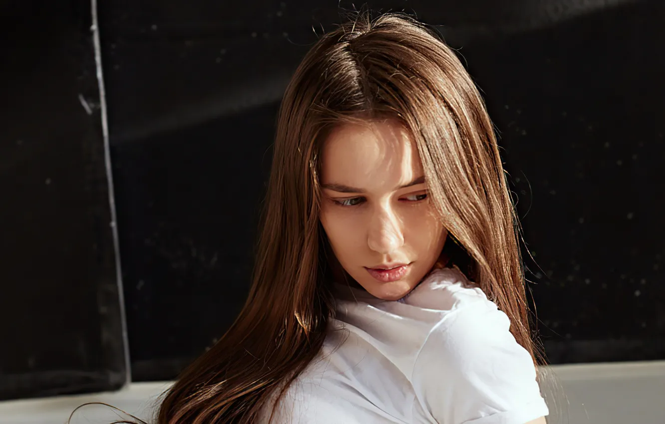 Фото обои Beautiful Girl, Down, Looking
