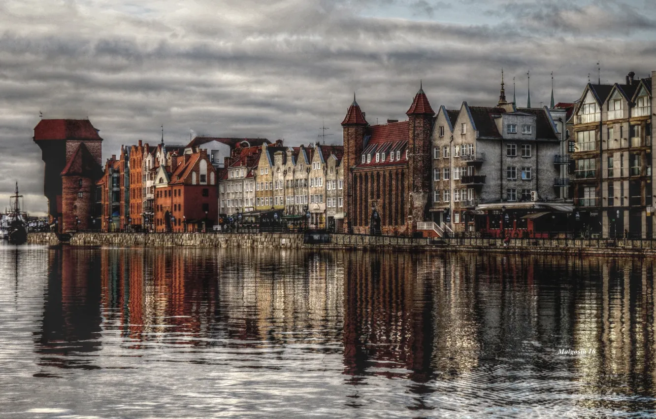 Фото обои river, water, building, poland, gdańsk