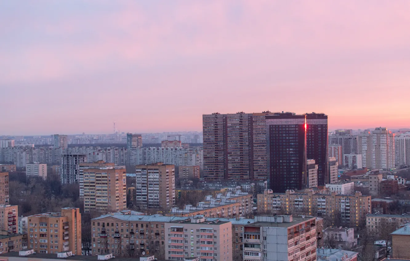 Фото обои небо, город, розовый, рассвет, здания, москва, утро