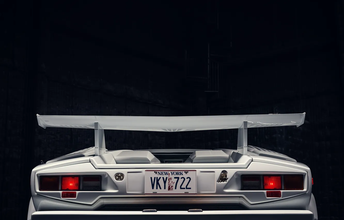 Фото обои Lamborghini, rear, Countach, bull, 1989, badge, Lamborghini Countach 25th Anniversary