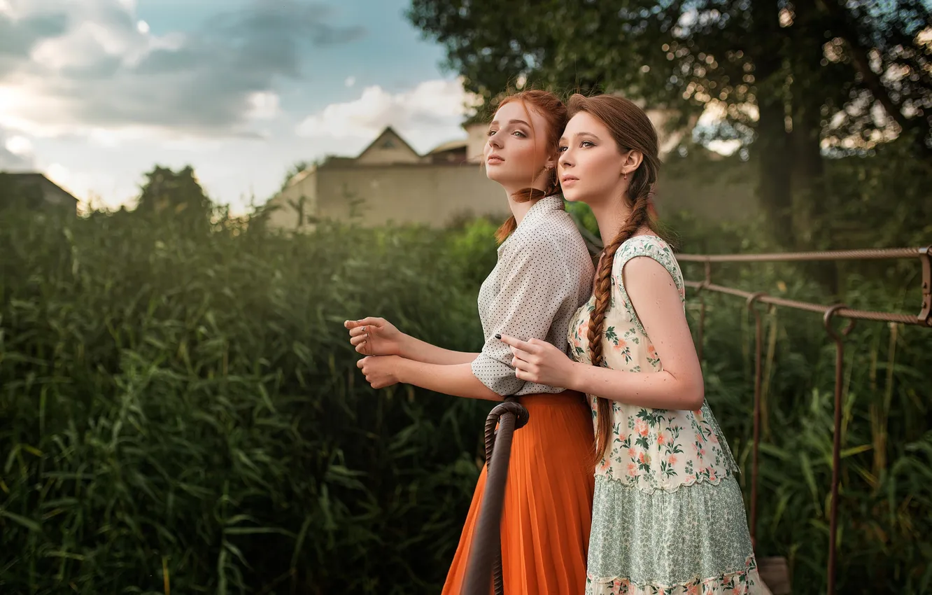 Фото обои девушка, природа, деревня, косички, двое