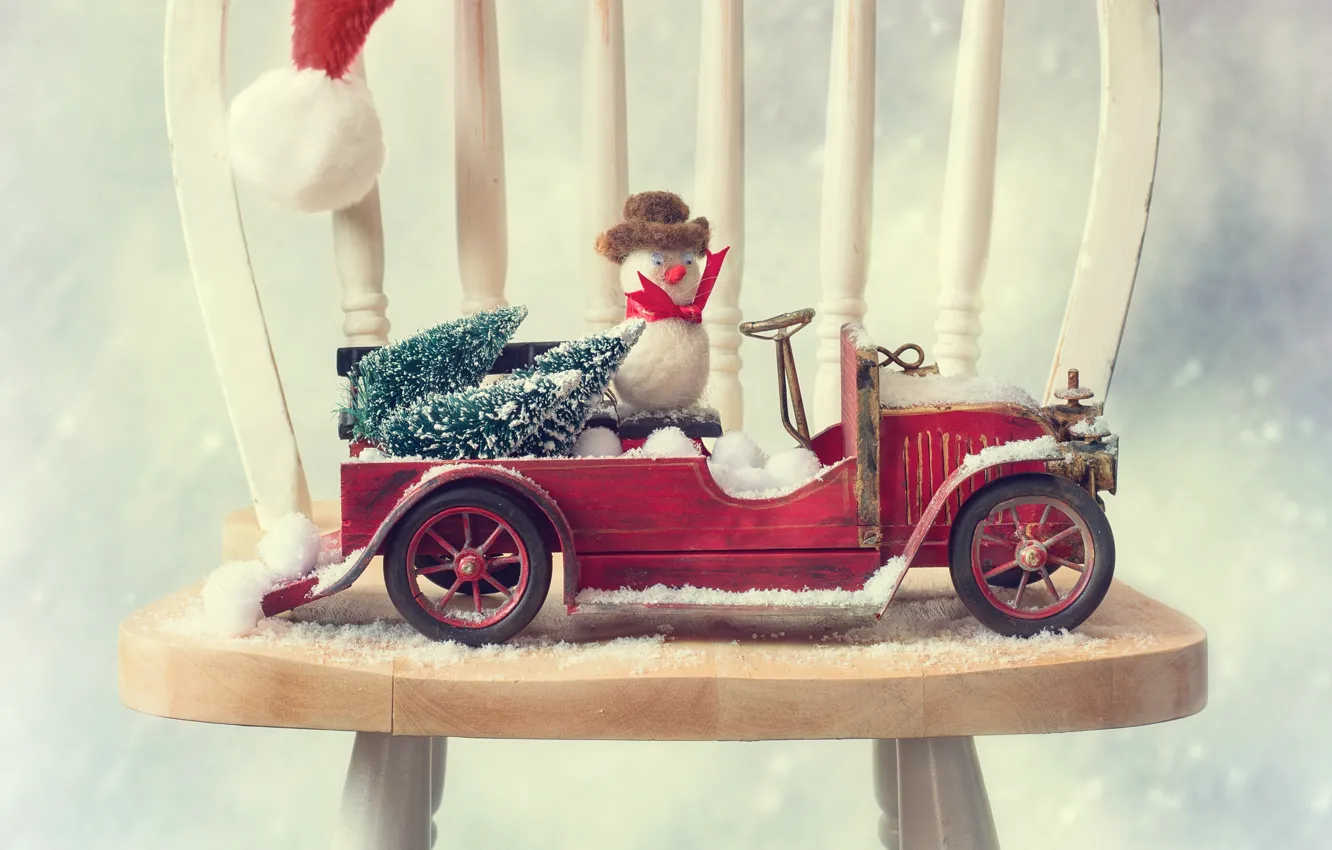 Фото обои машина, авто, стул, снеговик, ёлки