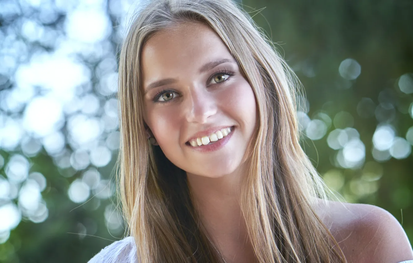 Фото обои лицо, улыбка, модель, волосы, милашка