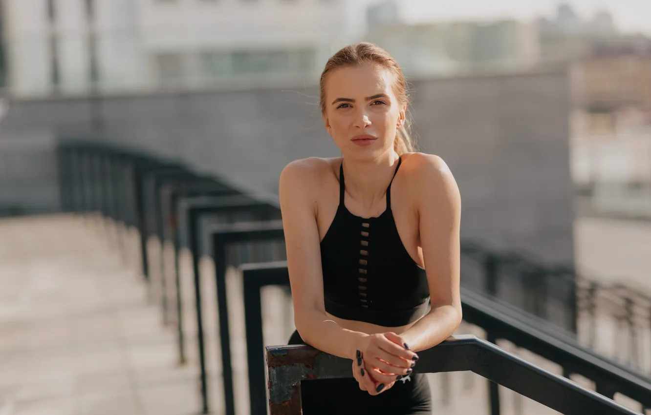 Фото обои woman, posing, sporty, seafront