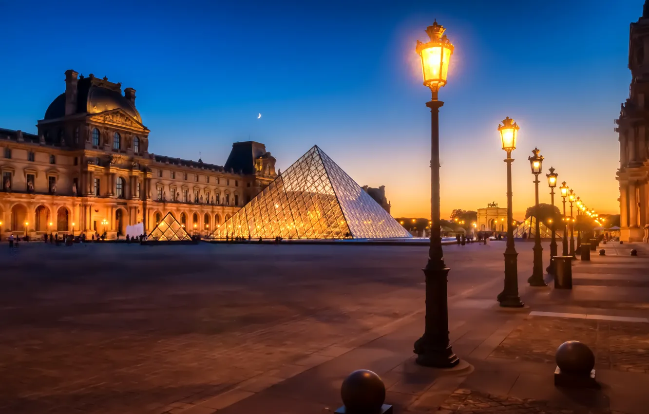 Фото обои ночь, город, Франция, Париж, здания, Лувр, освещение, площадь