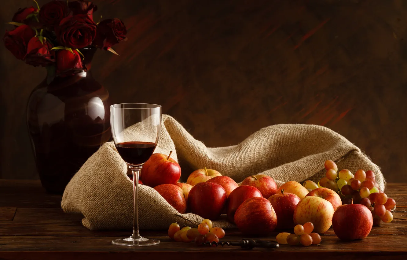 Фото обои вино, яблоки, виноград, натюрморт