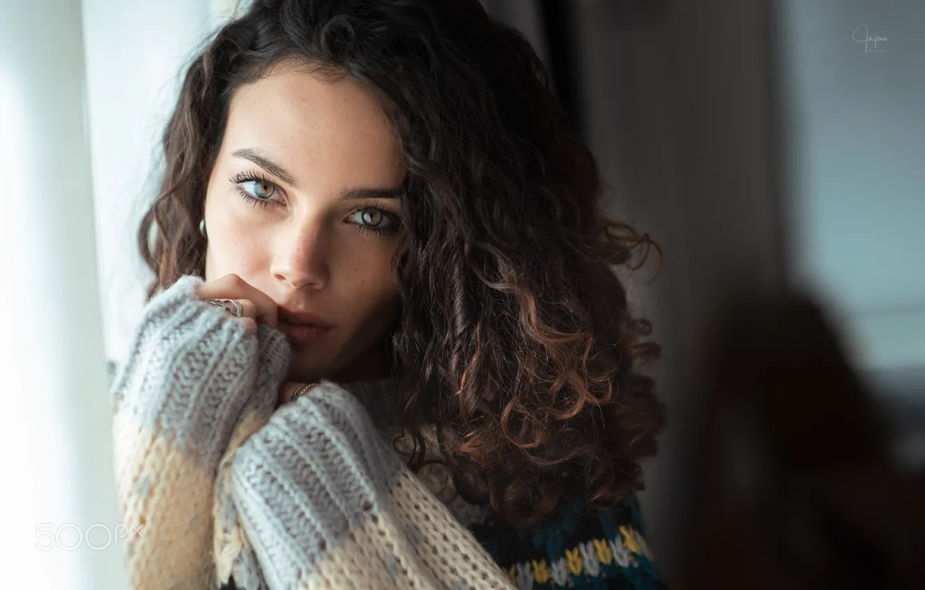 Фото обои girl, green eyes, photo, photographer, model, bokeh, lips, face