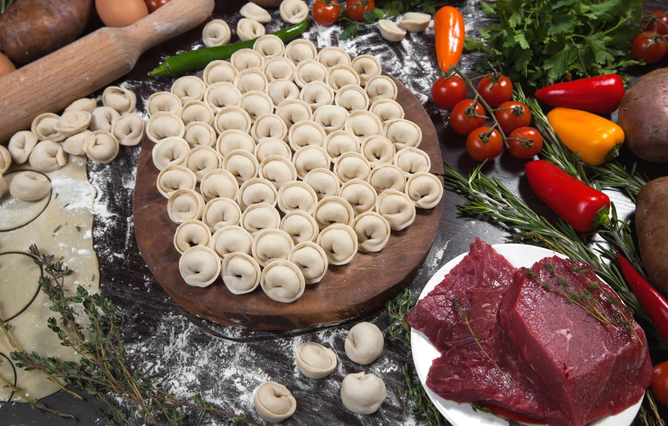 Фото обои мясо, перец, овощи, помидоры, пельмени