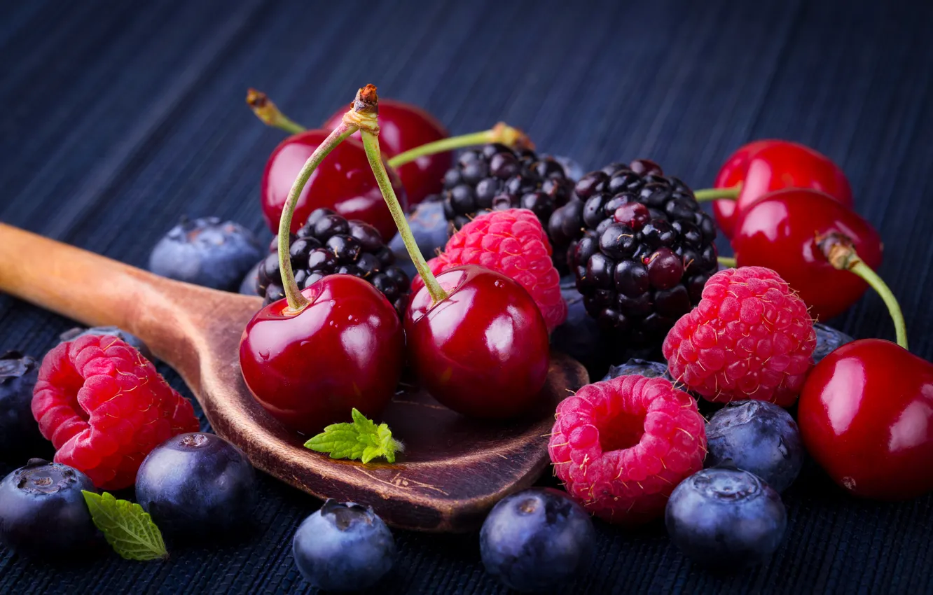 Фото обои ягоды, малина, черника, fresh, черешня, ежевика, berries