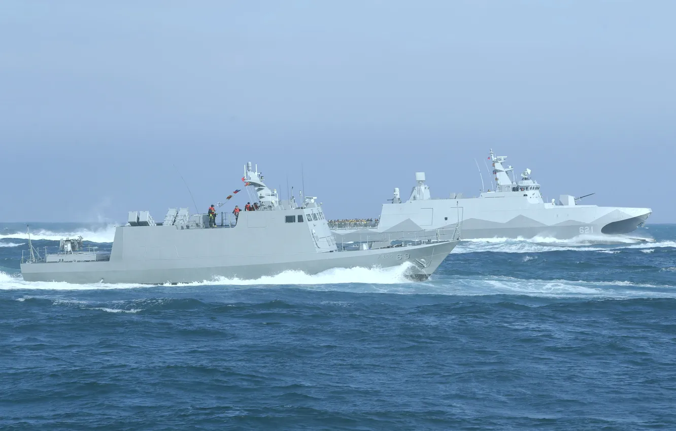 Фото обои ВМС Тайваня, тримаран ROKS Hsu Chiang, катер FACG-69, PFG-621