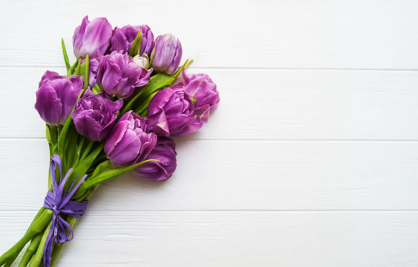 Фото обои цветы, стол, букет, фиолетовые, тюльпаны, бутоны, Olena Rudo