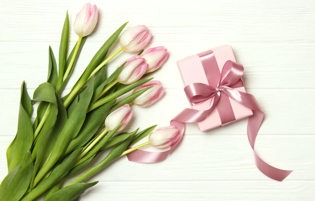 Фото обои цветы, подарок, букет, тюльпаны, розовые, wood, pink, flowers