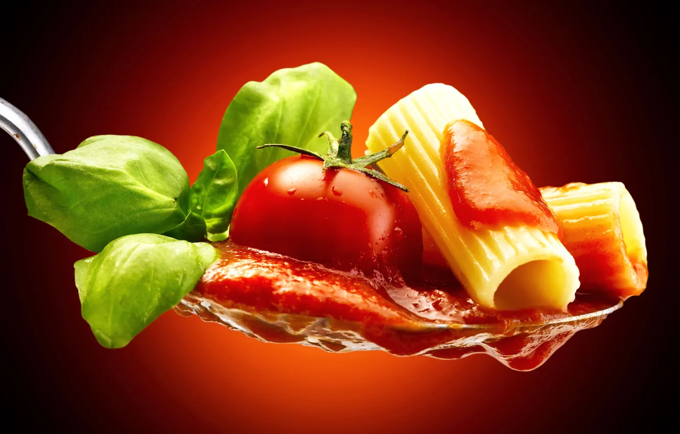 Фото обои зелень, макро, ложка, помидор, соус, tomatoes, макароны, pasta