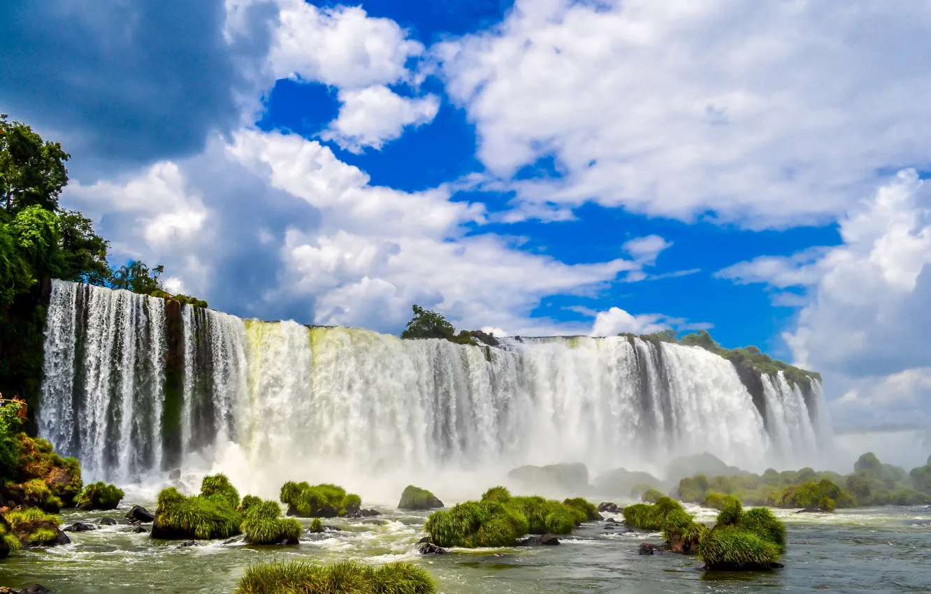 Фото обои небо, облака, водопад, Бразилия, Brazil, Водопад Игуасу, кочки, Iguazu Falls