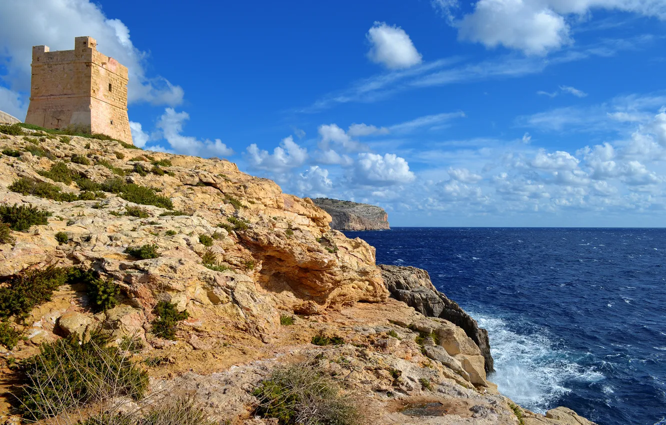 Фото обои море, небо, облака, скалы, башня, крепость, Мальта