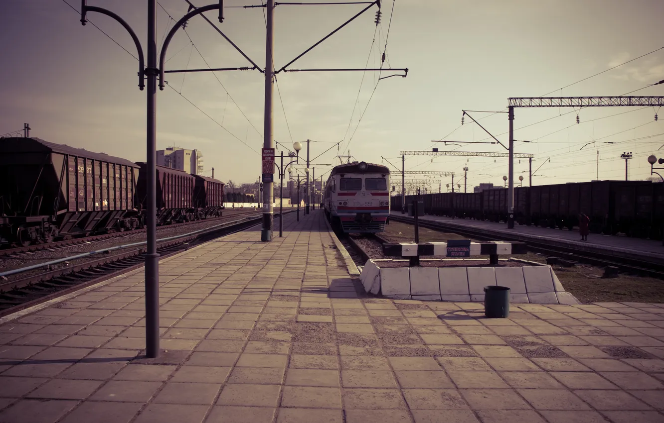 Фото обои дорога, путь, рельсы, вокзал, Поезд