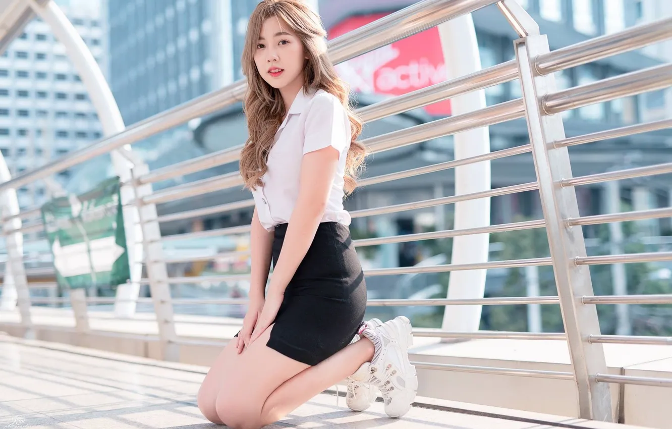 Фото обои улица, азиатка, красивая девушка, черная юбка, street, beautiful girl, asian, белая блузка