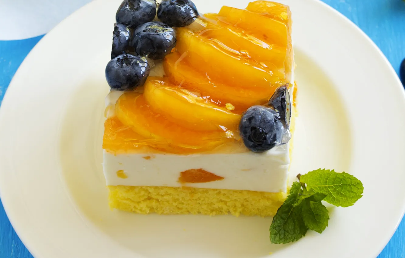 Фото обои ягоды, тарелка, торт, пирожное, кусочек, слой