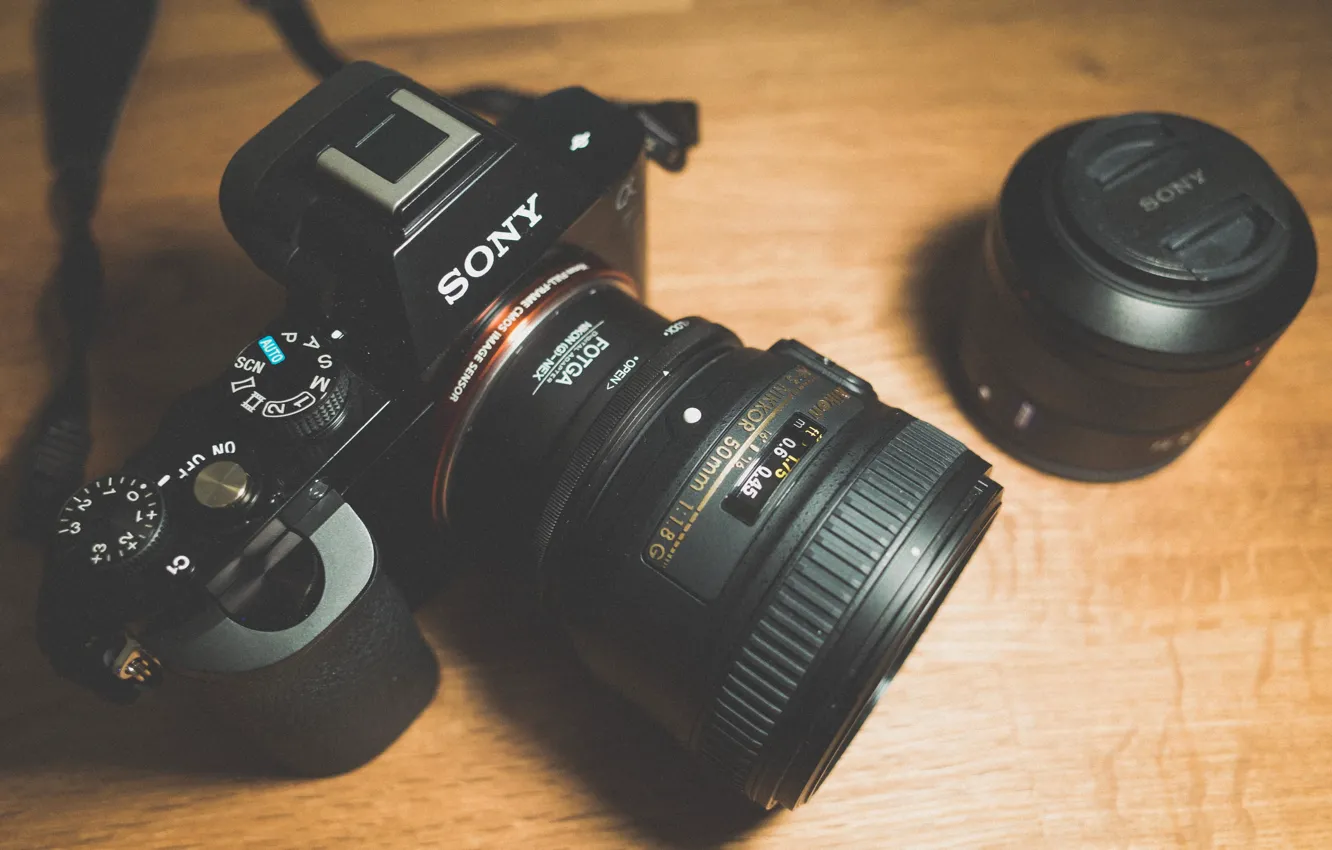Фото обои свет, стол, камера, объективы, Sony A7, Sony FE 35mm 2.8, Nikon 50mm 1.8