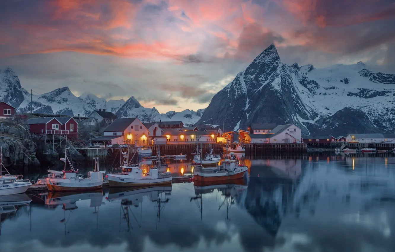 Фото обои море, закат, горы, бухта, причал, деревня, Норвегия, домики