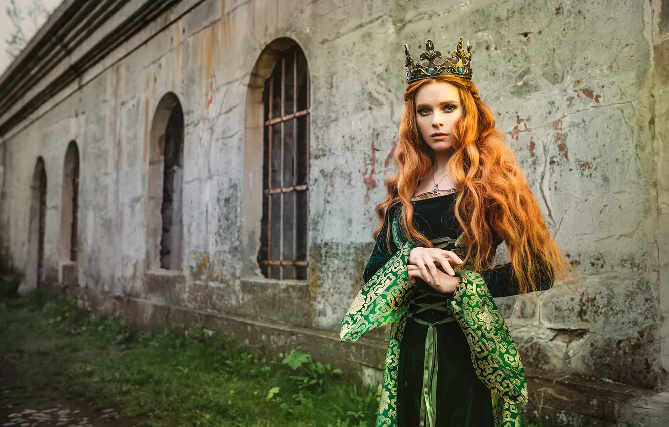Фото обои корона, принцесса, рыжеволосая, часть строения, средневековый наряд