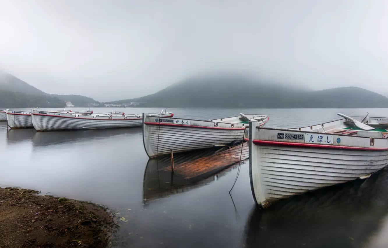 Фото обои туман, берег, лодки