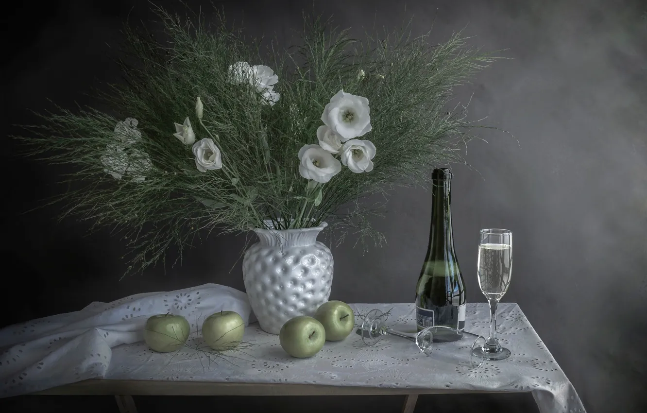 Фото обои цветы, стол, праздник, яблоки, шампанское, Happy New Year