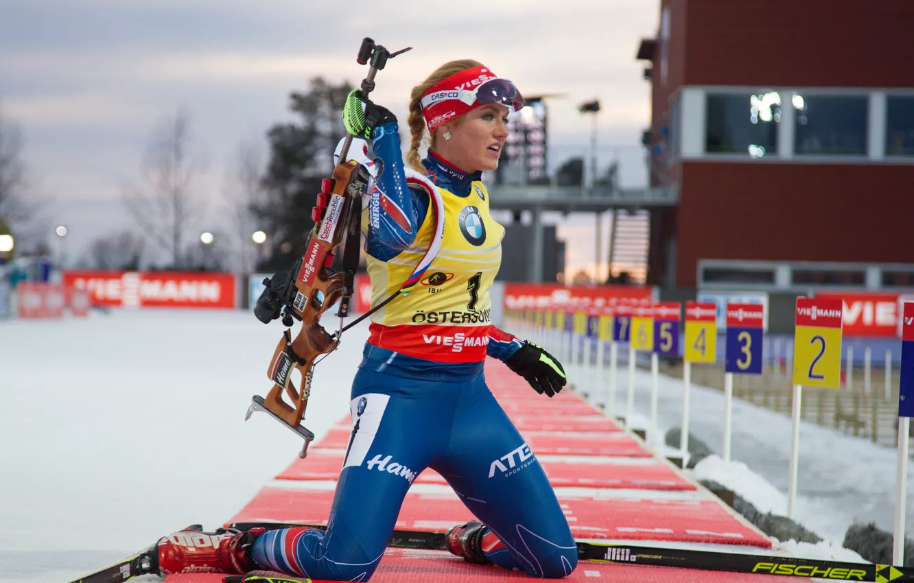 Фото обои стрельбище, подготовка, биатлонистка, biathlon, Габриэла Соукалова, shooting range, Gabriela Soukalova, Gabriela Koukalova