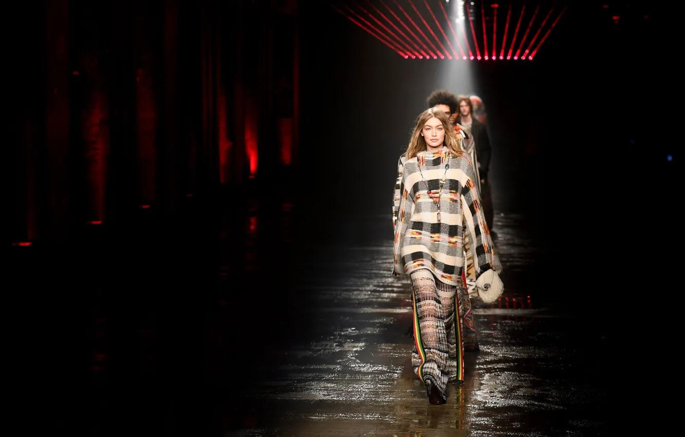 Фото обои модель, показ, Gigi Hadid