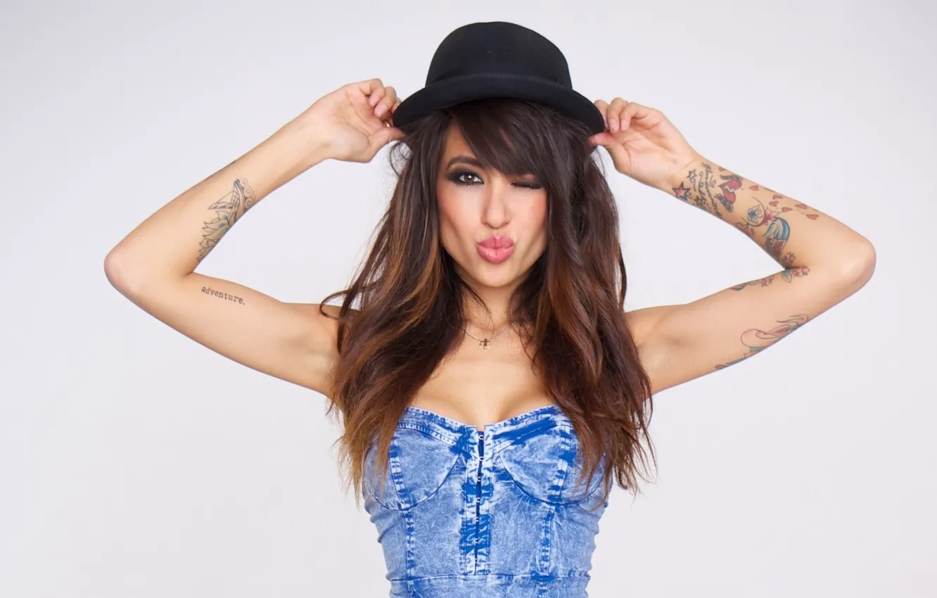 Фото обои women, 1920x1080, models, tattoos, Alie Layus, hats