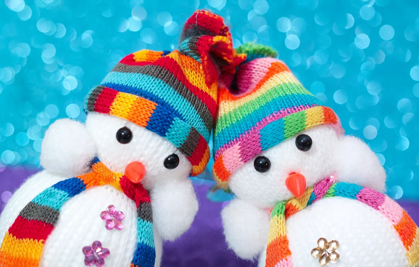 Фото обои игрушки, снеговики, шапочки