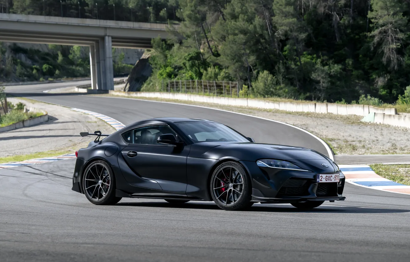 Фото обои купе, Toyota, Supra, sport car, спортивный автомобиль, задний привод, 2025, Toyota GR Supra