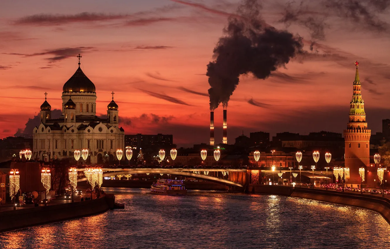 Фото обои мост, трубы, город, река, дым, башня, вечер, освещение