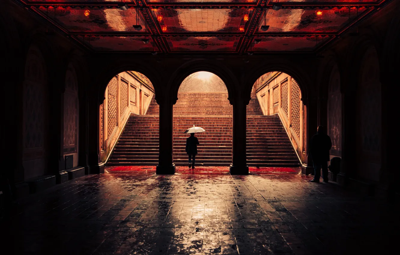 Фото обои United States, umbrella, New York, man, Central Park, raining, Bethesda Terrace Arcade