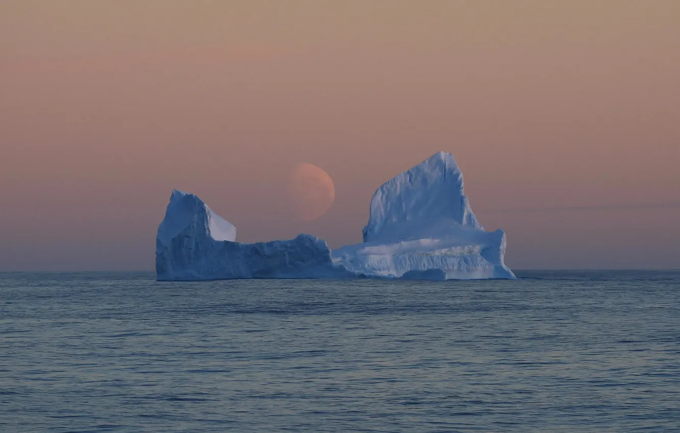 Фото обои вечер, айсберг, Антарктида, бледная луна, тихоокеанский сектор Южного океана, море Росса