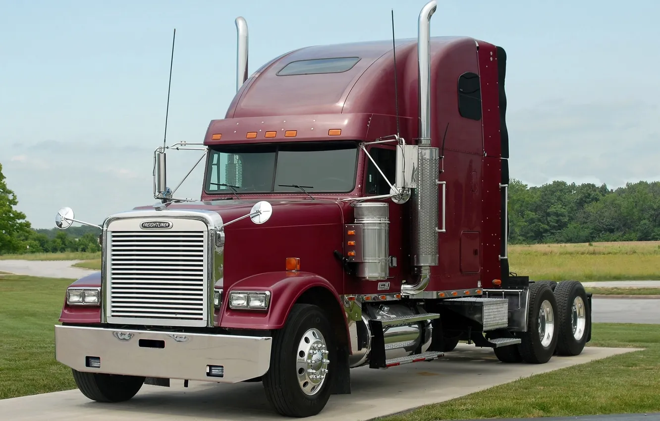 Фото обои небо, грузовик, Classic, передок, track, тягач, Freightliner, трак