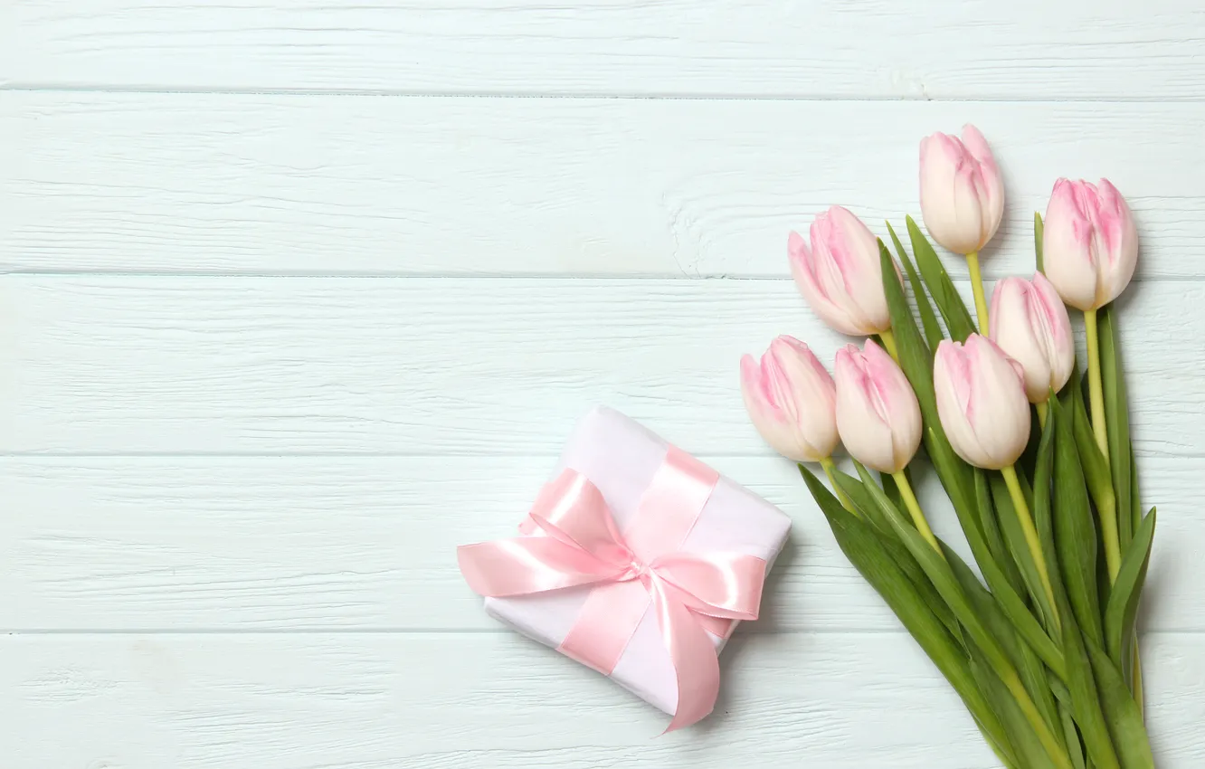 Фото обои цветы, подарок, букет, тюльпаны, розовые, wood, pink, flowers