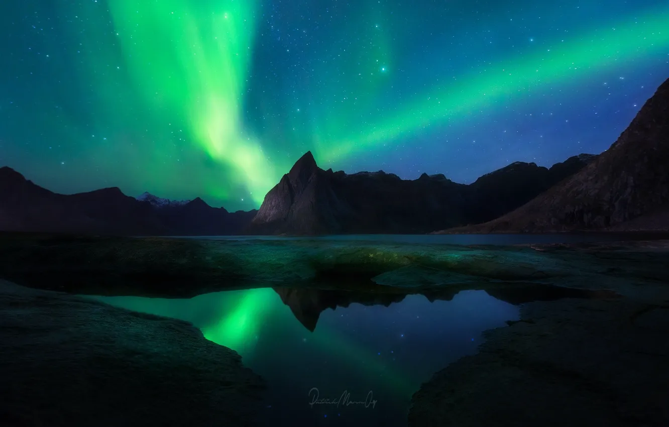 Фото обои небо, звезды, горы, ночь, северное сияние, Норвегия, фьорд