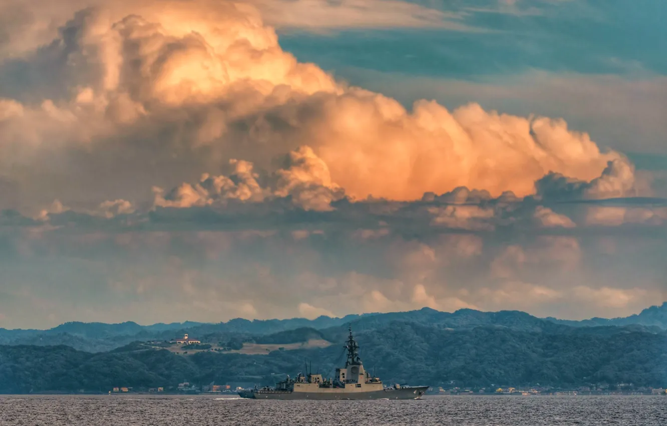 Фото обои море, осень, облака, берег, эсминец, проливы