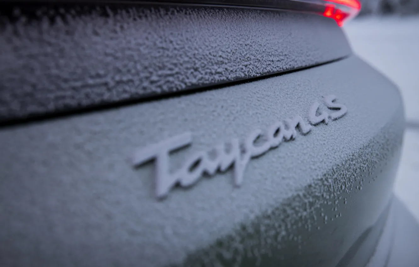 Фото обои снег, Porsche, зелёный, 2020, Taycan, Taycan 4S, налипший
