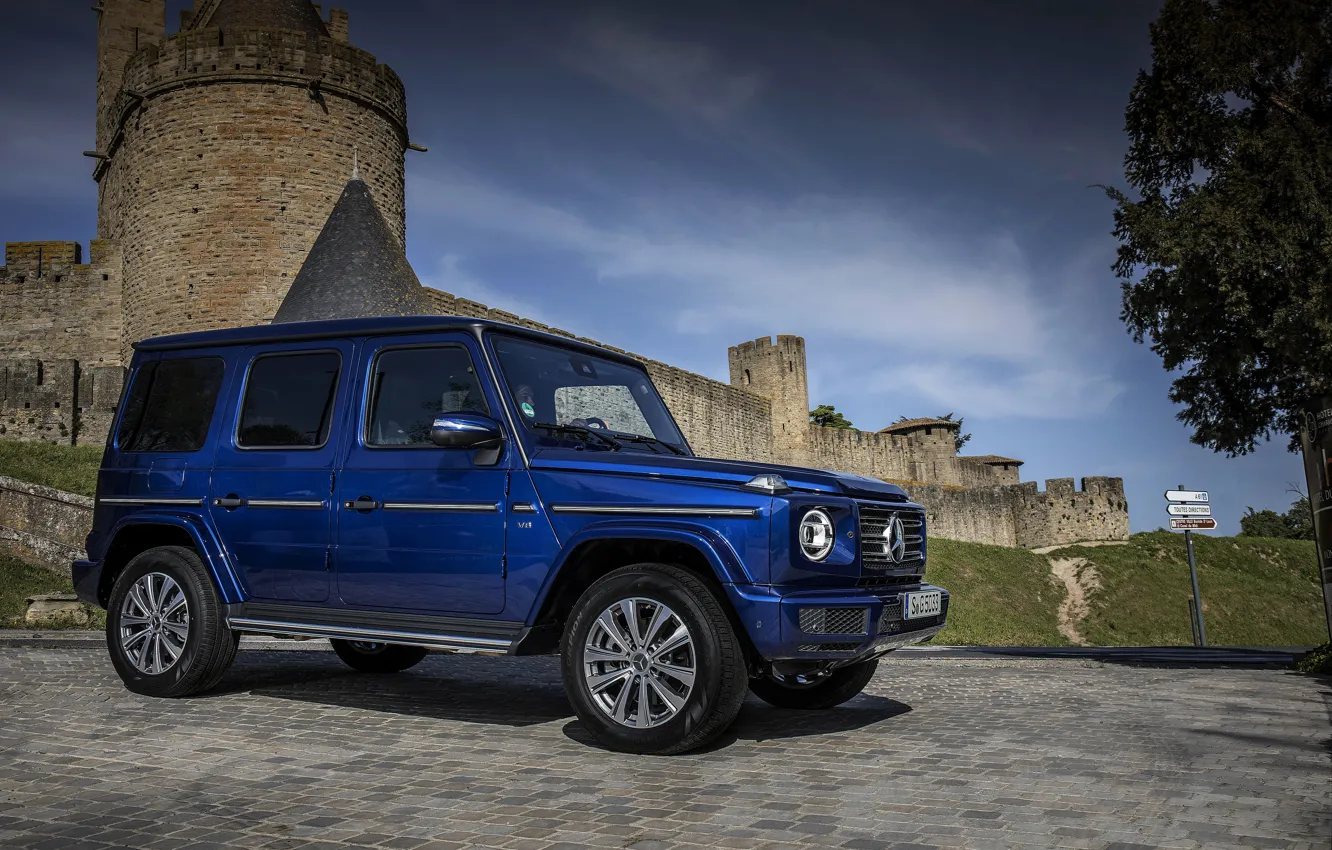 Фото обои синий, замок, Mercedes-Benz, внедорожник, 4x4, 2018, G-Class, G 500