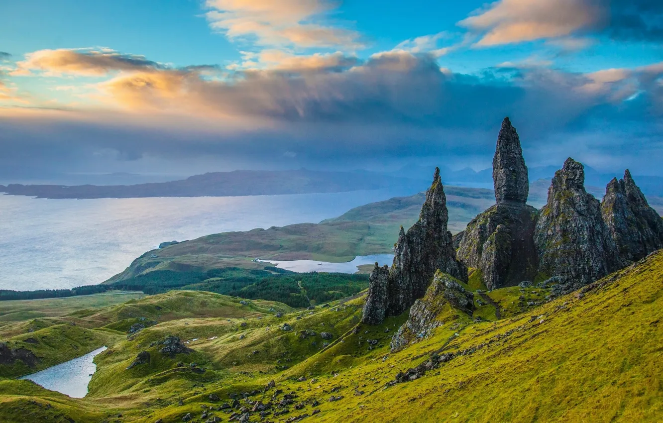 Фото обои скалы, долина, Шотландия, панорама, озёра, Scotland, Isle of Skye, остров Скай