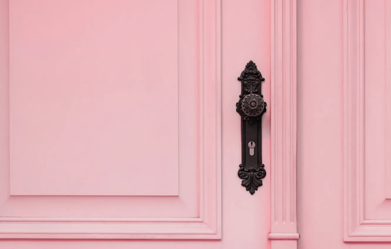Фото обои розовый, розовая, дверь, ручка