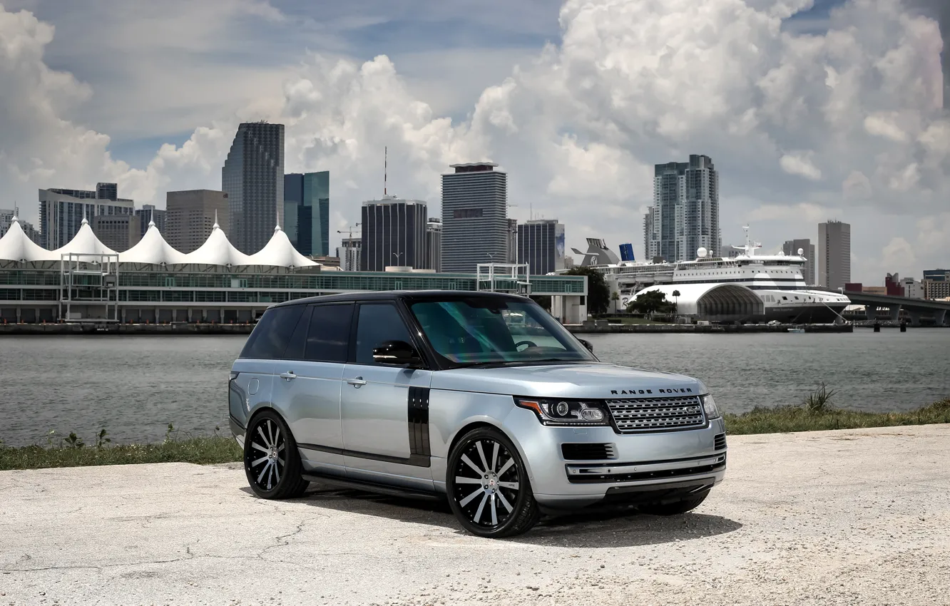 Фото обои Range Rover, with, color, exterior, matched, customized