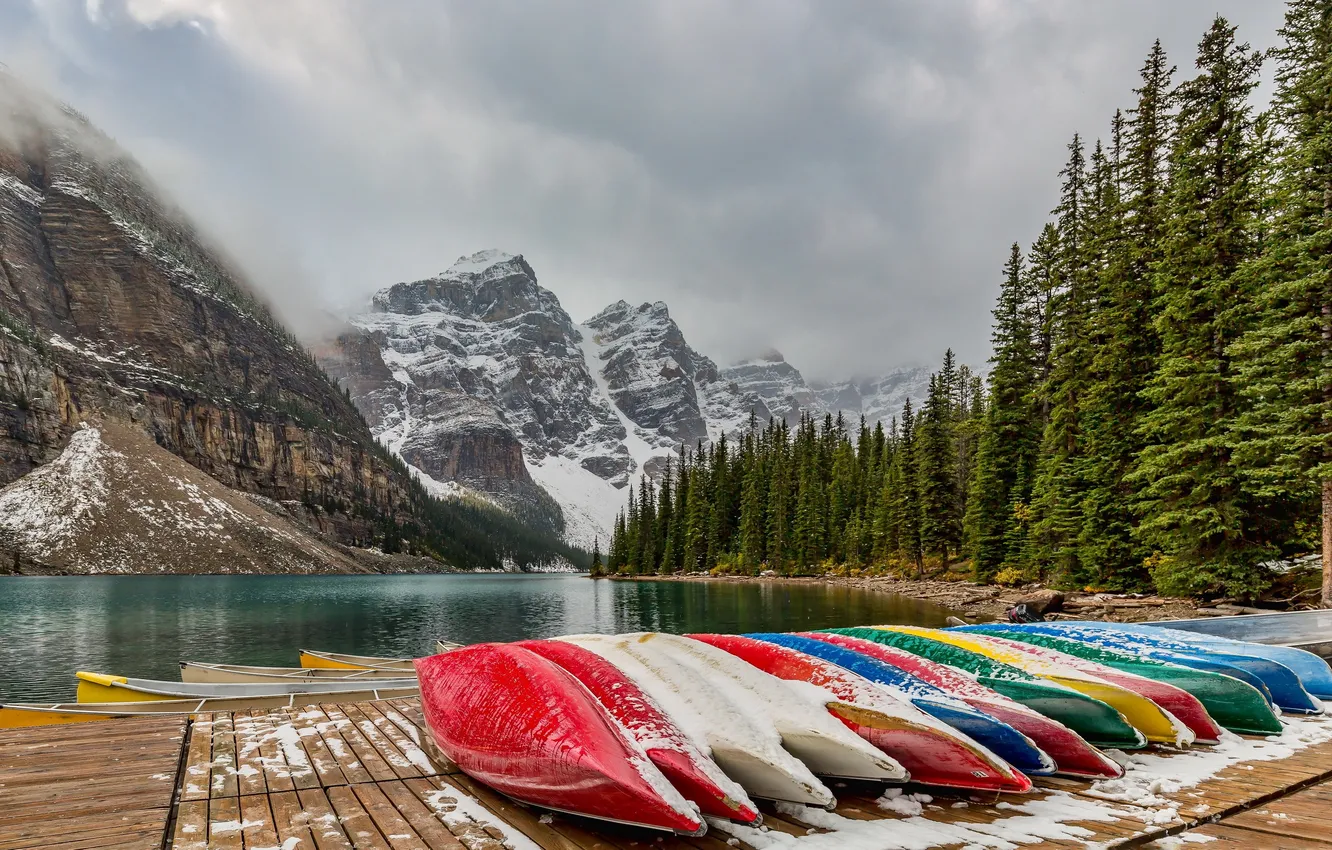 Фото обои Banff National Park, Canada, Moraine Lake, canoes