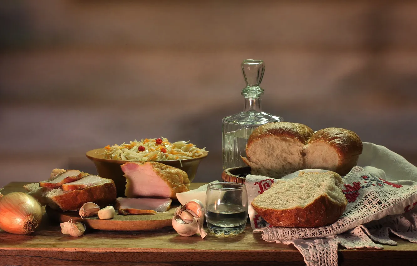 Фото обои хлеб, капуста, Натюрморт, графин, сало