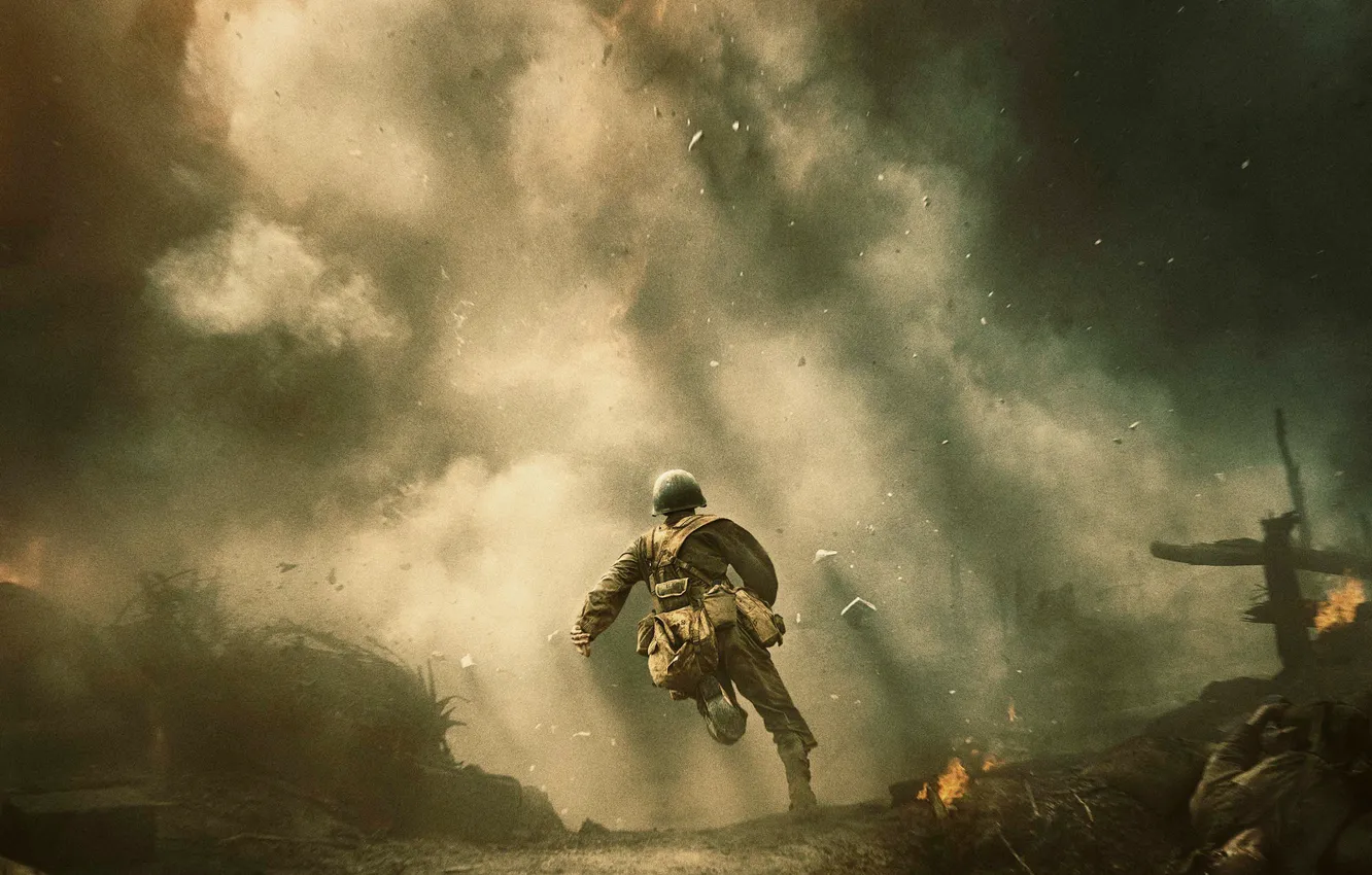 Фото обои огонь, фильм, дым, солдат, бежит, постер, поле боя, драма