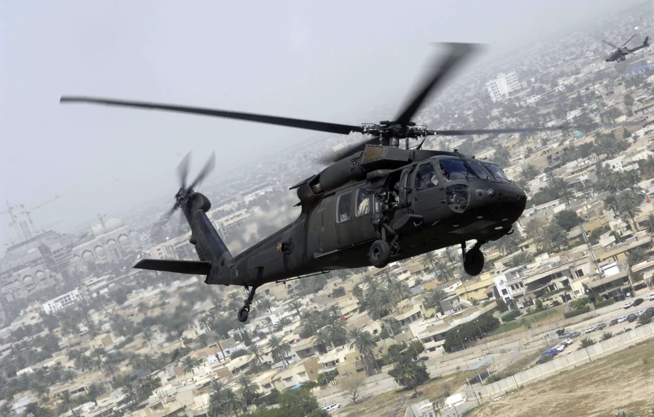 Фото обои полет, город, вертолет, вс сша, uh-60